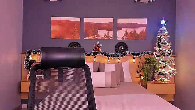 LiliJones  online show from December 2024 07:57:01 PM