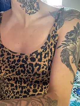 LiliJones  online show from November 2025 01:32:02 PM