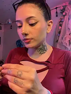 LiliJones  online show from April 2026 07:58:01 PM