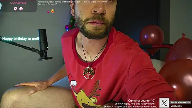 Snapshot of just_maxii chatting on December 2024 09:50:01 PM just maxii online show from December 2024 09:50:01 PM