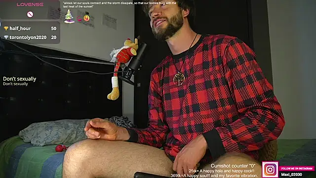 Snapshot of just_maxii chatting on December 2024 02:27:02 AM just maxii online show from December 2024 02:27:02 AM