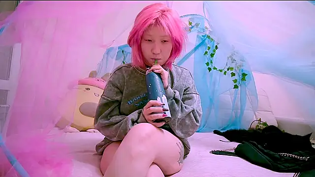 Akemilun online show from November 2025 12:44:01 AM