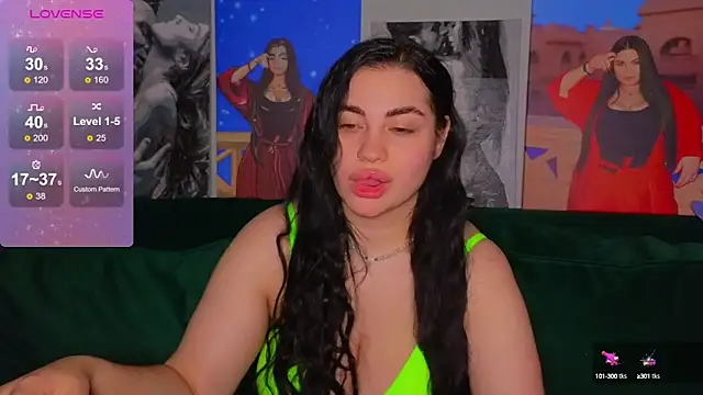 Snapshot of Nikki_Kardashian chatting on December 2024 03:06:01 PM Nikki Kardashian online show from December 2024 03:06:01 PM