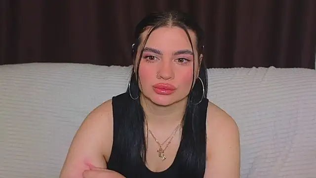 Snapshot of Nikki_Kardashian chatting on January 2025 10:22:01 PM Nikki Kardashian online show from January 2025 10:22:01 PM