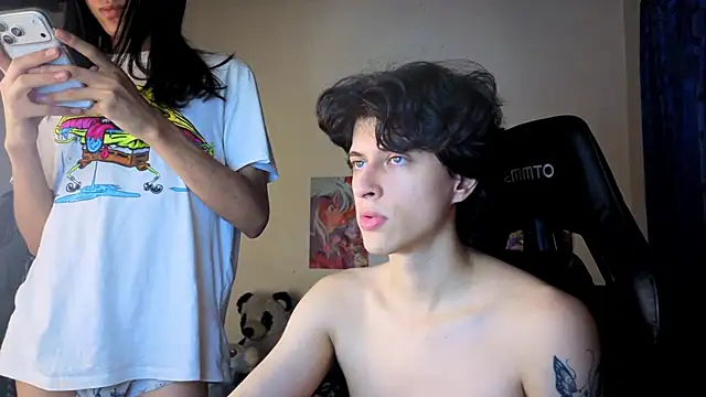 angelitofemboy online show from December 2025 11:10:01 PM