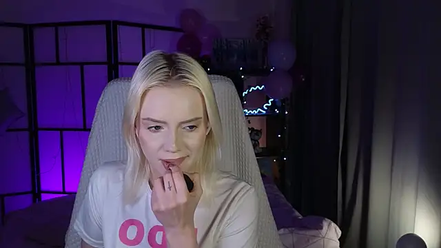 ImBonBon online show from May 2026 01:34:01 AM