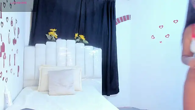 RoxannaBlanche online show from April 2026 12:54:01 PM