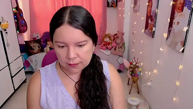 claryssa  online show from May 2026 09:00:02 PM