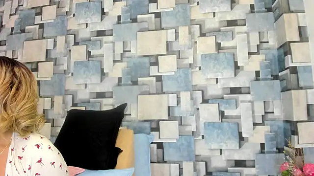 angel dthroatt online show from April 2026 12:32:01 PM