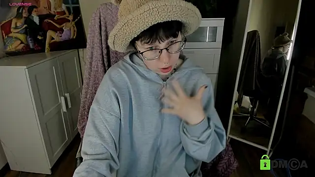 Melissa Wells online show from September 2025 09:07:02 PM