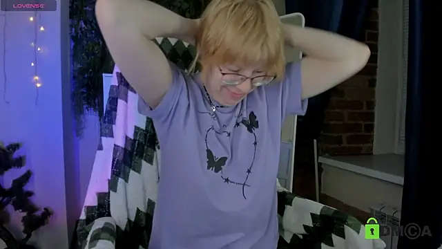 Melissa Wells online show from April 2026 10:01:02 PM