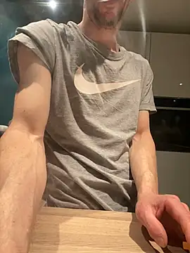 Maxthekid online show from March 2025 12:04:01 AM