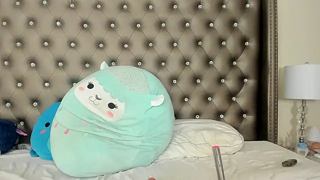 NadiaLyla online show from July 2026 03:22:01 AM