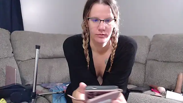 Sarahtineke online show from October 2025 02:40:02 PM