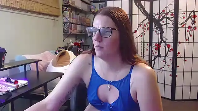 Snapshot of Sarahtineke chatting on June 2026 10:19:02 PM Sarahtineke online show from June 2026 10:19:02 PM