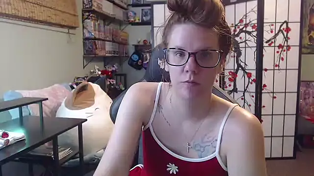 Snapshot of Sarahtineke chatting on July 2026 02:07:01 AM Sarahtineke online show from July 2026 02:07:01 AM