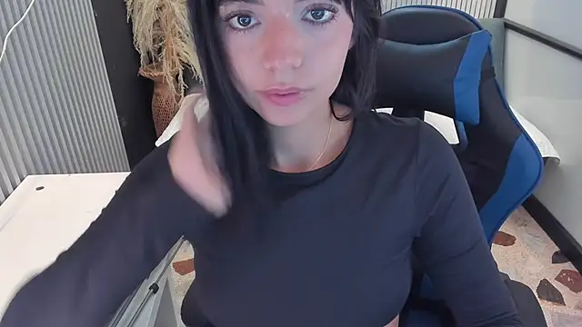 NicolRoss  online show from June 2026 09:35:02 PM