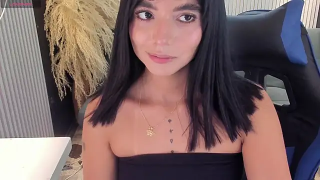 NicolRoss  online show from June 2026 06:58:01 PM