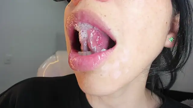 Katty mouth online show from December 2025 08:39:01 PM