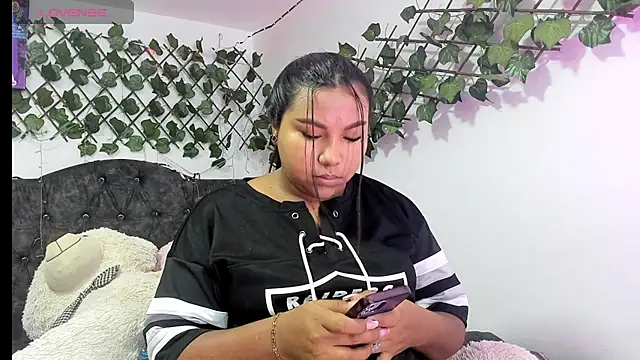 PaulinaSwan online show from October 2025 03:58:01 PM