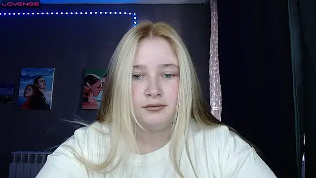 Light Luna online show from October 2025 07:20:02 AM