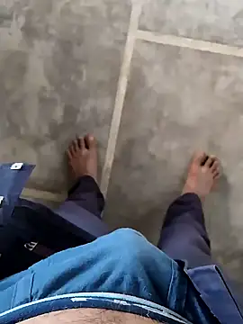 Snapshot of Monster_Bigdick chatting on December 2024 06:43:01 AM Monster Bigdick online show from December 2024 06:43:01 AM