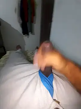 Snapshot of workoutsaurabh chatting on January 2025 07:05:01 PM workoutsaurabh online show from January 2025 07:05:01 PM