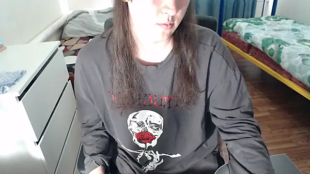 Snapshot of EvaMiron chatting on September 2025 12:20:01 PM EvaMiron online show from September 2025 12:20:01 PM