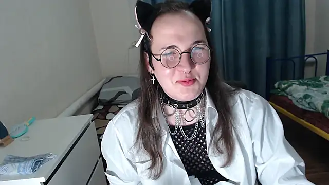 Snapshot of EvaMiron chatting on October 2025 02:18:02 PM EvaMiron online show from October 2025 02:18:02 PM