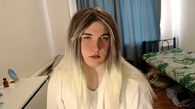 EvaMiron online show from April 2026 07:00:01 AM