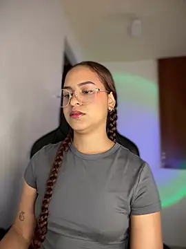 gretta kler1 online show from March 2025 02:23:02 PM