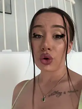 deliaroyal online show from March 2025 02:33:02 PM