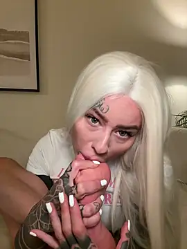 bambixboo online show from October 2025 09:09:02 PM