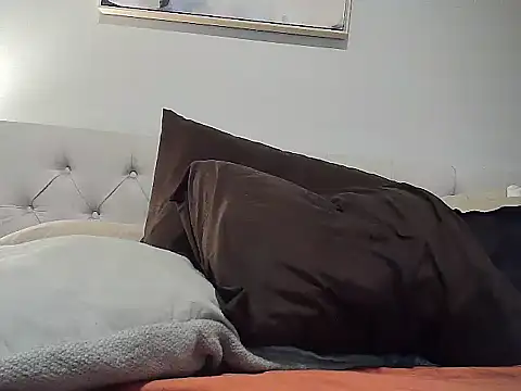 CaramelDipper online show from February 2025 02:04:02 PM