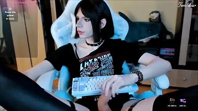 FemAlexa  online show from April 2026 07:49:01 PM