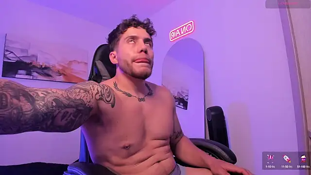 Snapshot of LucianSinclair chatting on December 2024 12:52:01 AM LucianSinclair online show from December 2024 12:52:01 AM