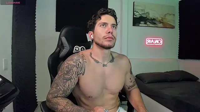 LucianSinclair online show from November 2025 02:25:01 AM