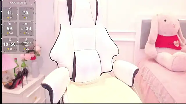 Snapshot of PimChanOK chatting on October 2025 02:47:02 AM PimChanOK online show from October 2025 02:47:02 AM