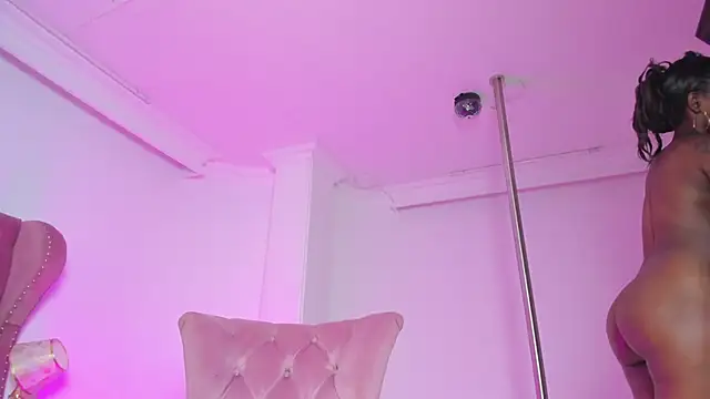 Snapshot of AnnieWestly chatting on January 2025 06:45:02 PM AnnieWestly online show from January 2025 06:45:02 PM