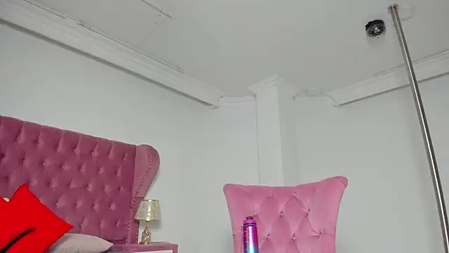 Snapshot of AnnieWestly chatting on January 2025 12:45:02 PM AnnieWestly online show from January 2025 12:45:02 PM