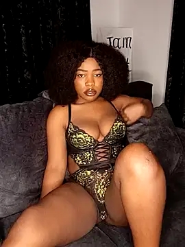 Snapshot of rosey_cheeks chatting on December 2024 04:31:02 AM rosey cheeks online show from December 2024 04:31:02 AM