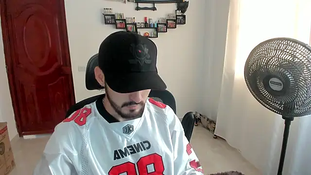 DmitriSanders online show from April 2026 10:32:01 PM