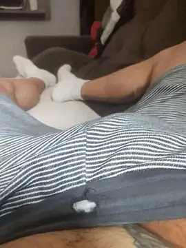 Snapshot of dredre1069 chatting on November 2025 02:30:01 PM dredre1069 online show from November 2025 02:30:01 PM