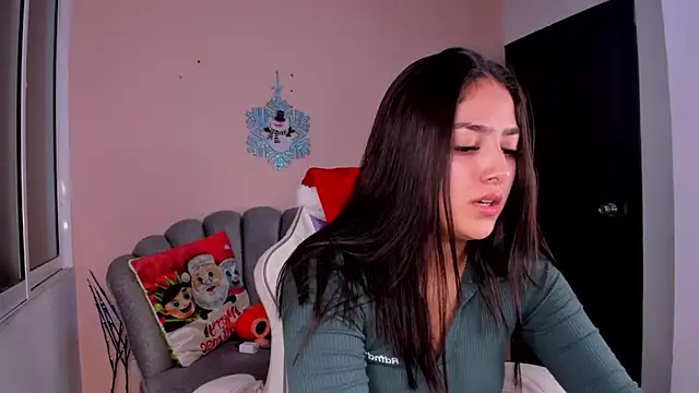 Snapshot of lili_turner chatting on December 2024 12:15:02 AM lili turner online show from December 2024 12:15:02 AM