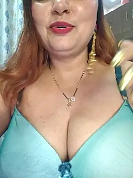 Snapshot of Dianaa9 chatting on April 2026 05:17:01 PM Dianaa9 online show from April 2026 05:17:01 PM