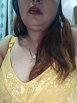Snapshot of Dianaa9 chatting on May 2026 08:27:02 PM Dianaa9 online show from May 2026 08:27:02 PM