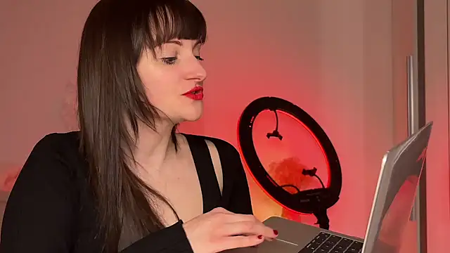 victoirenextdoor online show from January 2025 07:40:01 PM