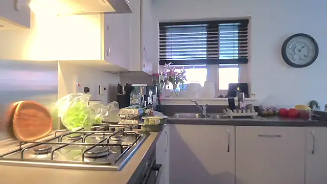 SweetMonicaUK online show from October 2025 11:16:01 AM