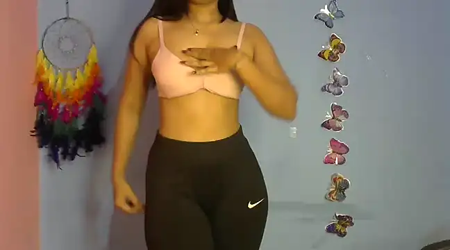 Snapshot of Black_cat_cutie chatting on December 2024 04:43:01 AM Black cat cutie online show from December 2024 04:43:01 AM