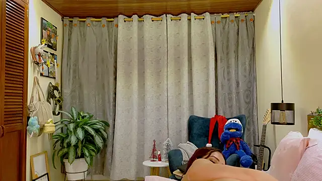 Abrilqueen online show from December 2025 03:59:01 AM